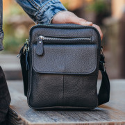 Шкіряна чорна чоловіча сумка через плече Tiding Bag 4134A
