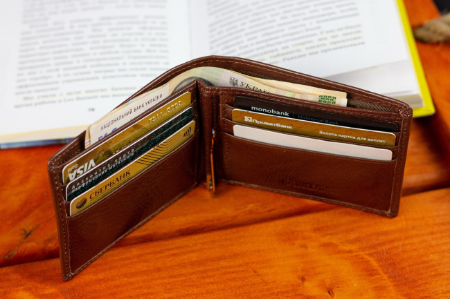 Чоловіче шкіряне портмоне з затиском ST Leather В460 Коричневий