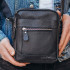 Шкіряна чоловіча чорна сумка через плече Tiding Bag LA3314-1BL