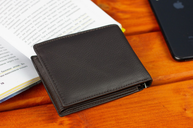 Чоловіче шкіряне портмоне середнього розміру ST Leather ST108 Коричневий