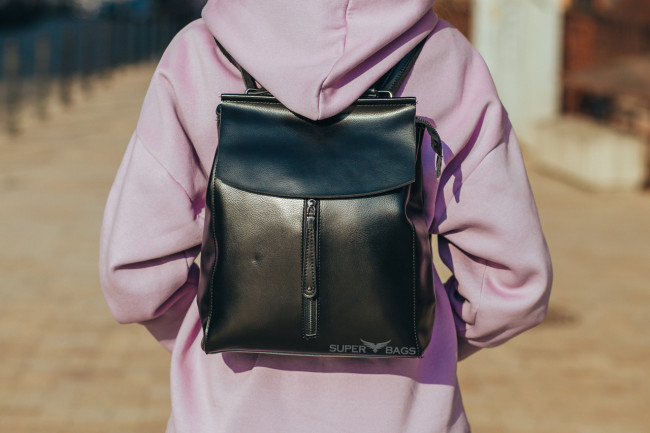 Жіночий стильний чорний рюкзак з натуральної шкіри Tiding Bag - 63542