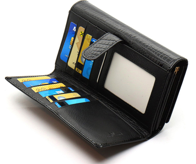 Чорний лаковий гаманець з великою монеткою та блоком для карт ST Leather S9001A