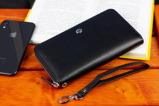 Чорний жіночий гаманець з ремінцем на руку з натуральної шкіри ST Leather