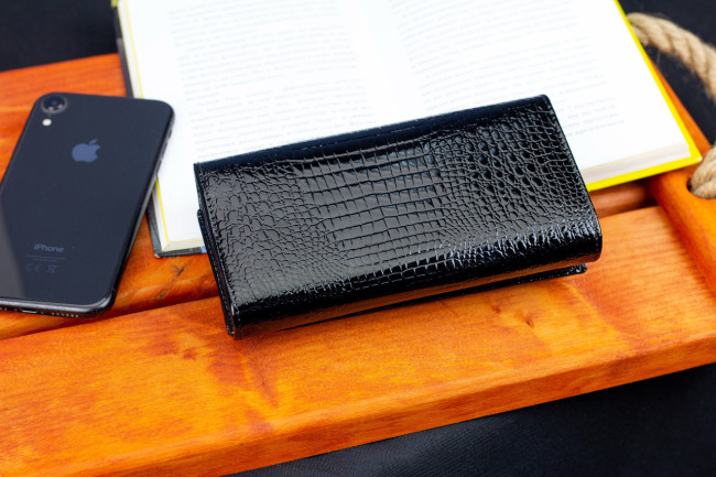 Чорний лаковий багатофункціональний гаманець з натуральної шкіри ST Leather S8001A