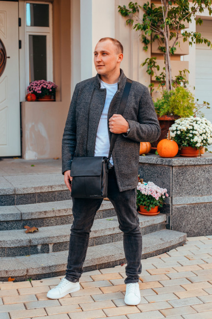 Чоловіча чорна  шкіряна сумка-месенджер Tiding Bag 75-5271