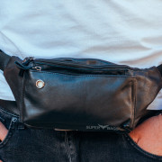 Чоловіча шкіряна бананка на пояс Tiding Bag чорна 18783