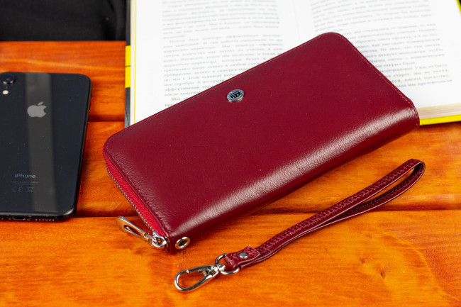 Бордовий гаманець-клатч, з ремінцем на руку з натуральної шкіри ST Leather ST45-2