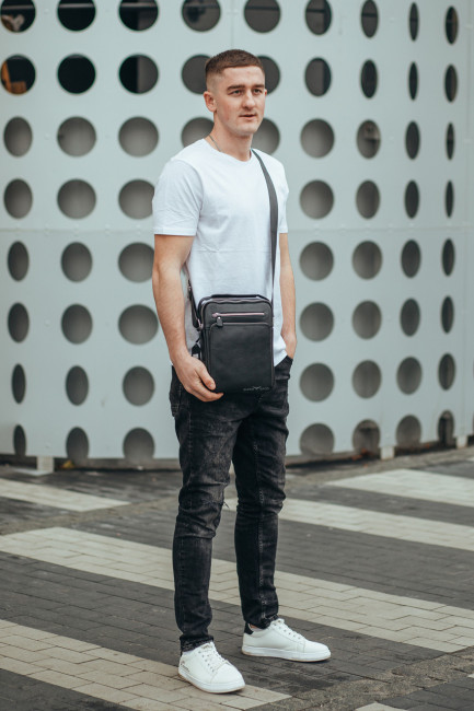 Чоловіча чорна сумка-барсетка через плече із натуральної шкіри Tiding Bag M32432