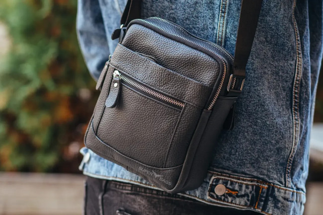 Сумка чорна чоловіча  месенджер шкіряна через плече Tiding Bag A25-4289A