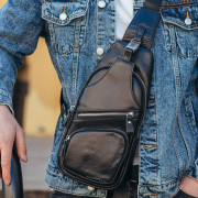 Чорний шкіряний чоловічий слінг на плече TIDING BAG SK-63941